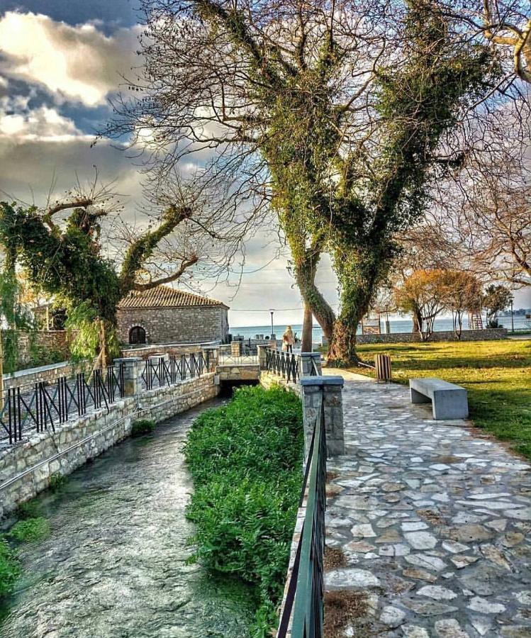 Nafpaktos Beach Luxury Suites Exterior foto